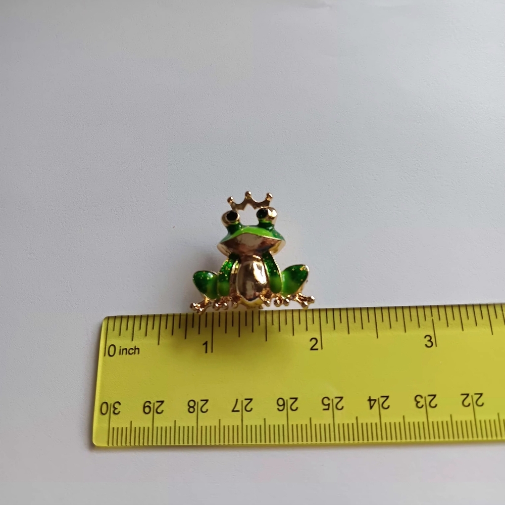Frog Pin Brooch - Picture 5 of 8